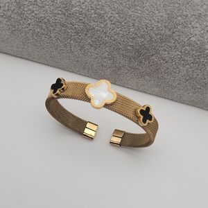 Gold Tone Clover Mesh Bracelet | Pearl White & Black Inlay | Modern Minimalist